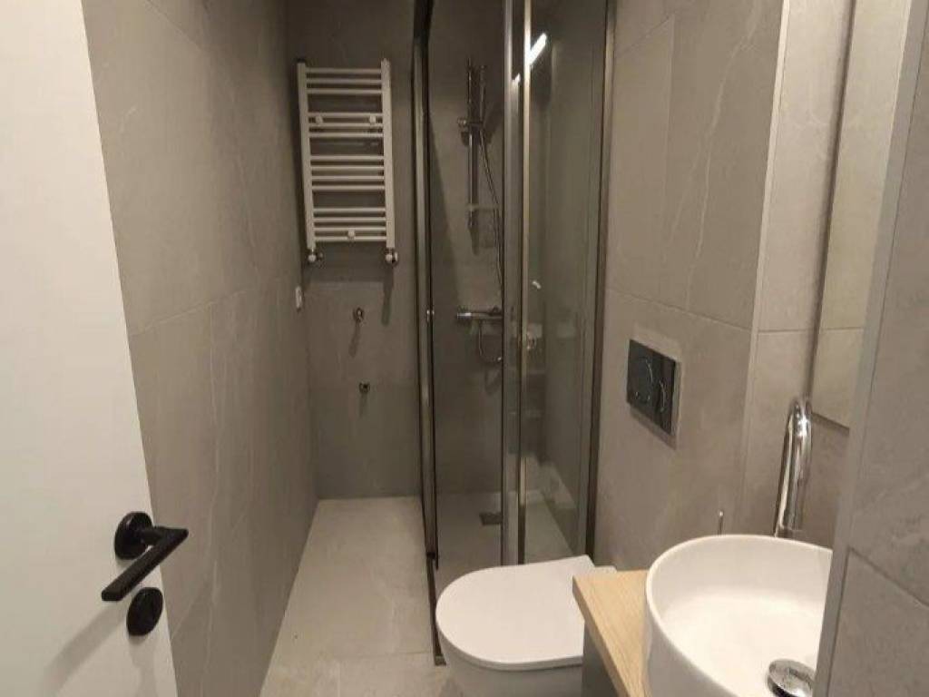 Forumland Real Estate, Μπάνιο