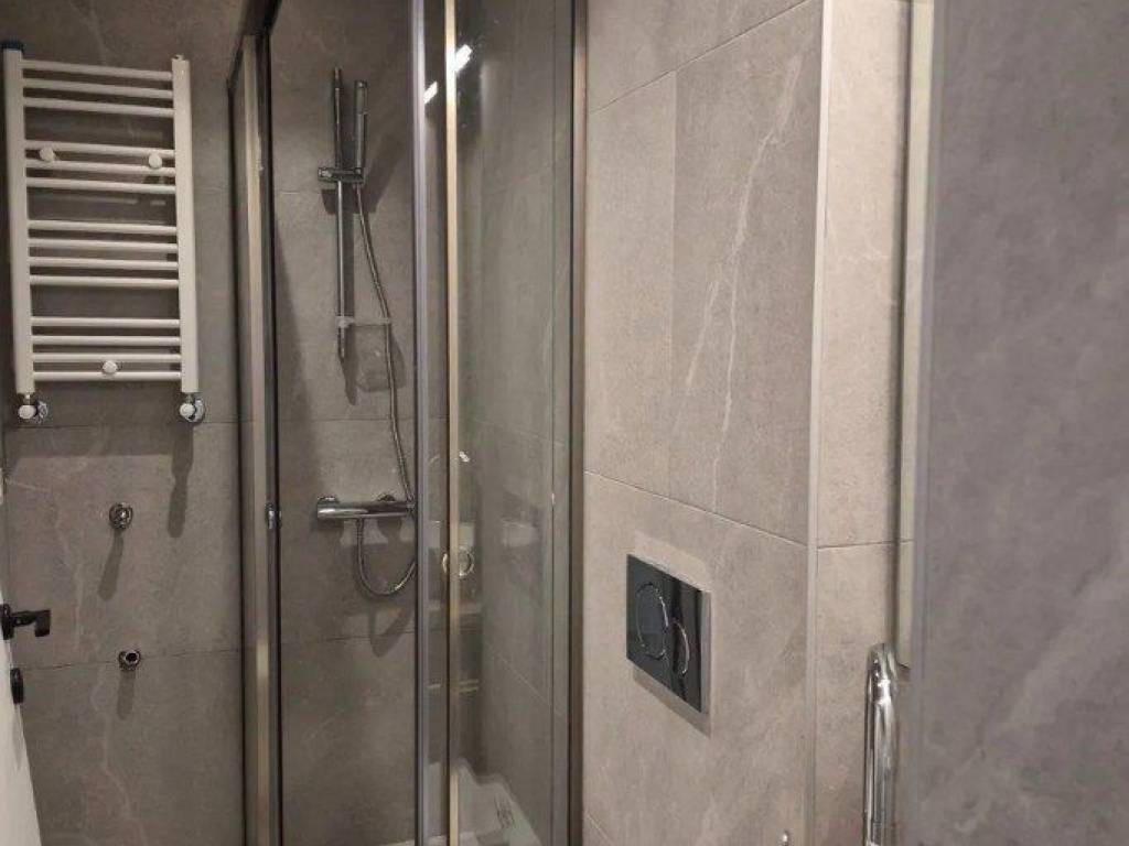 Forumland Real Estate, Μπάνιο