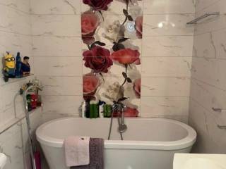 Forumland Real Estate, Μπάνιο