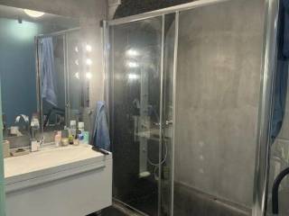 Forumland Real Estate, Μπάνιο