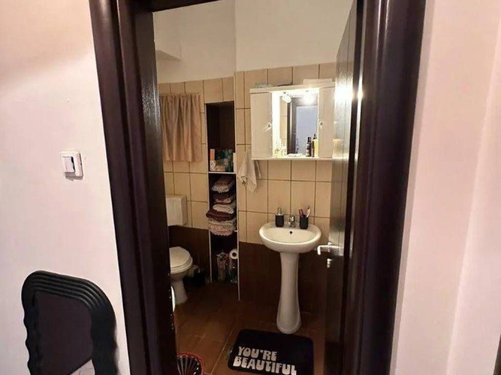 Forumland Real Estate, Μπάνιο