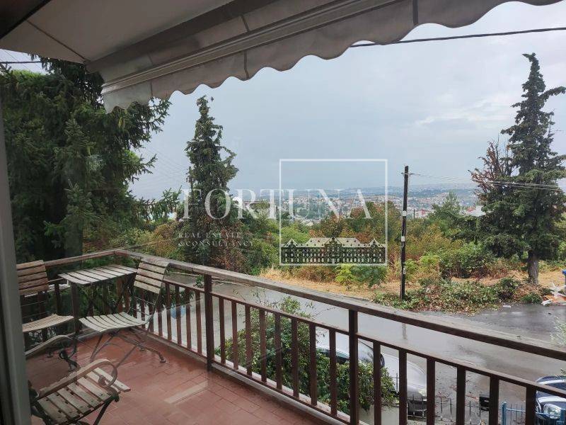 Θέα από μπαλκόνι