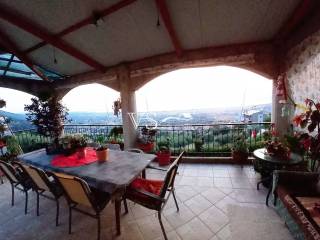 Θέα απο μπαλκόνι