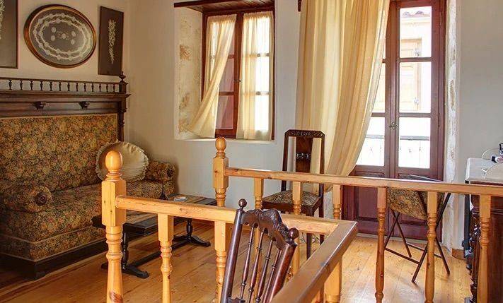 Ήσυχη γωνιά με φυσικό φως