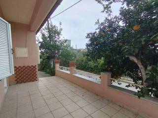 Anexartete monokatoikia me paradosiako charaktera sta CHania