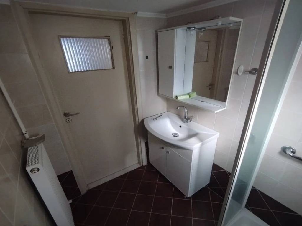 Kompso mpanio sto isogeio