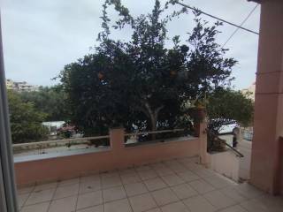 Optike gonia apo to akineto