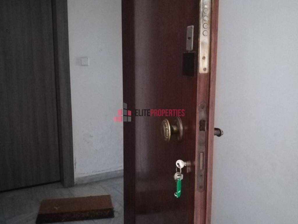 ΕΙΣΟΔΟΣ-ΠΟΡΤΑ ΜΕ ΔΥΟ ΚΛΕΙΔΑΡΙΕΣ