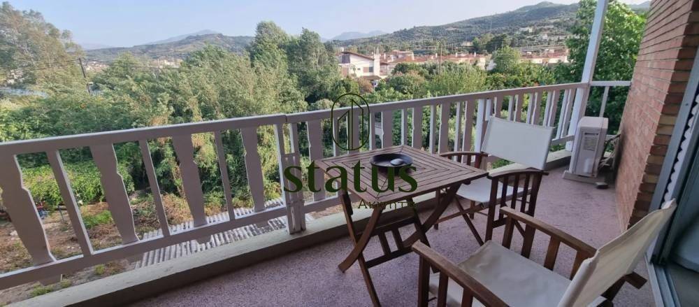 Θέα απο μπαλκόνι