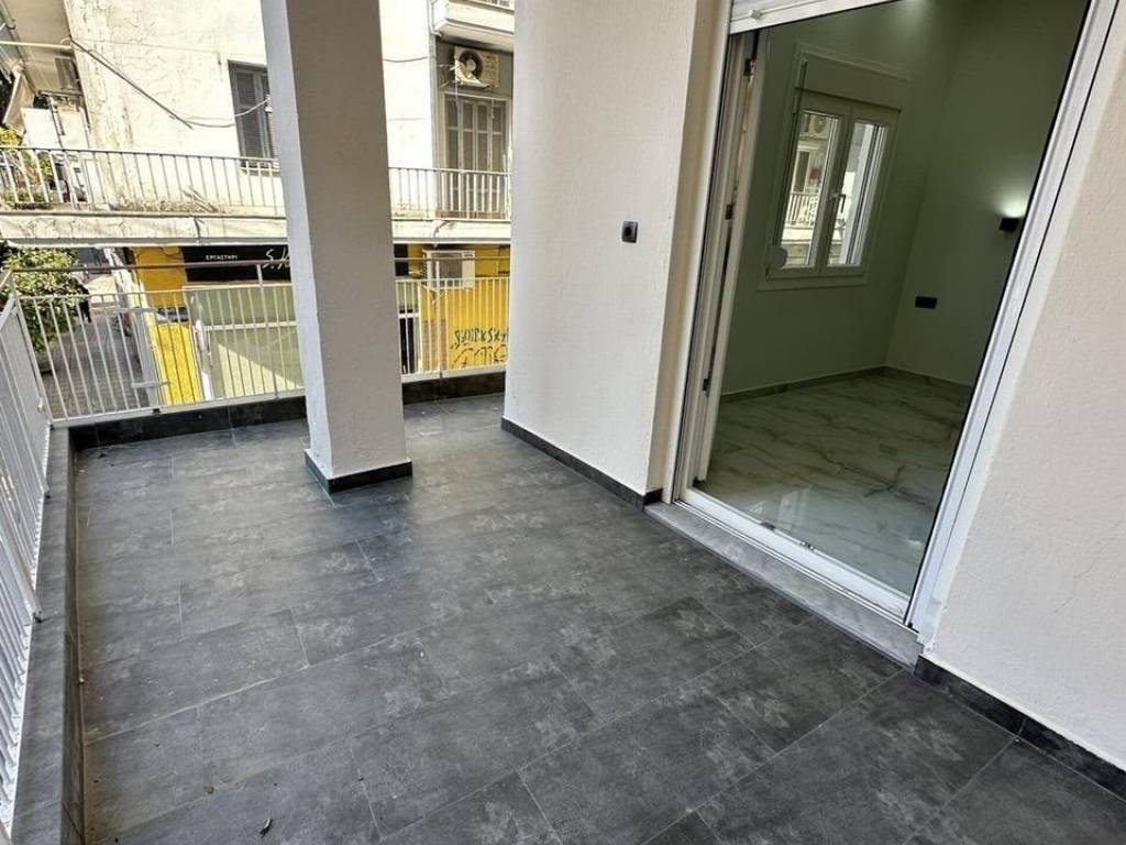 Forumland Real Estate, Βεράντες