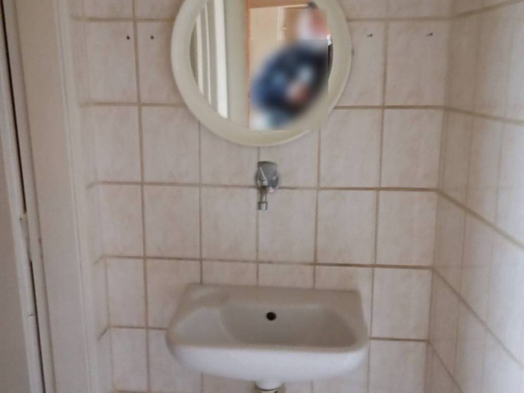 μπάνιο καταστήματος νο 1