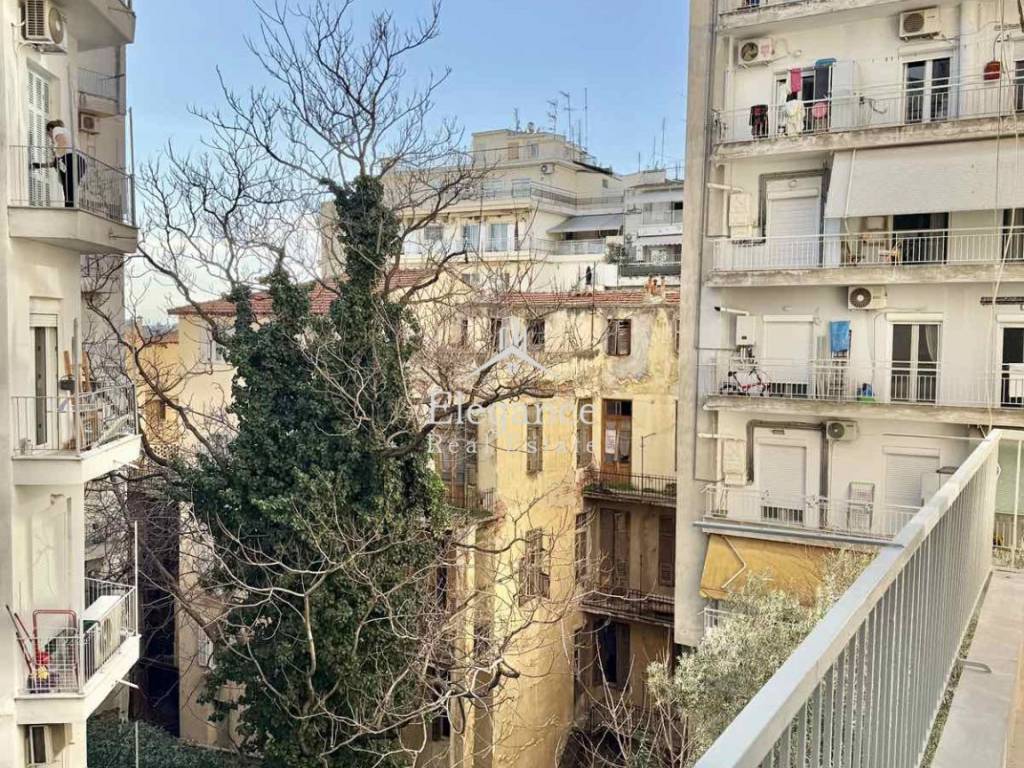 Θέα από μπαλκόνι