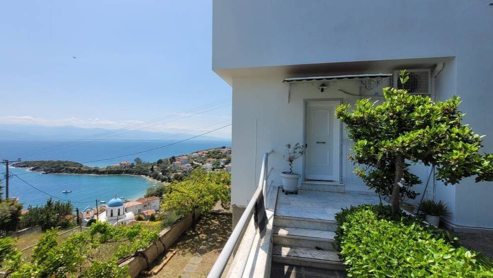 Πλαϊνή είσοδος κουζίνας