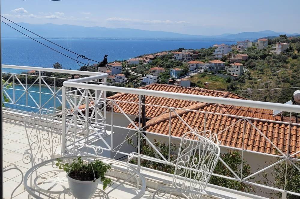 Θέα απο μπαλκόνι