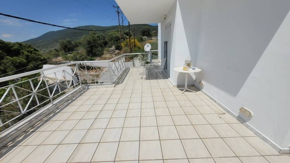 Θέα απο μπαλκόνι