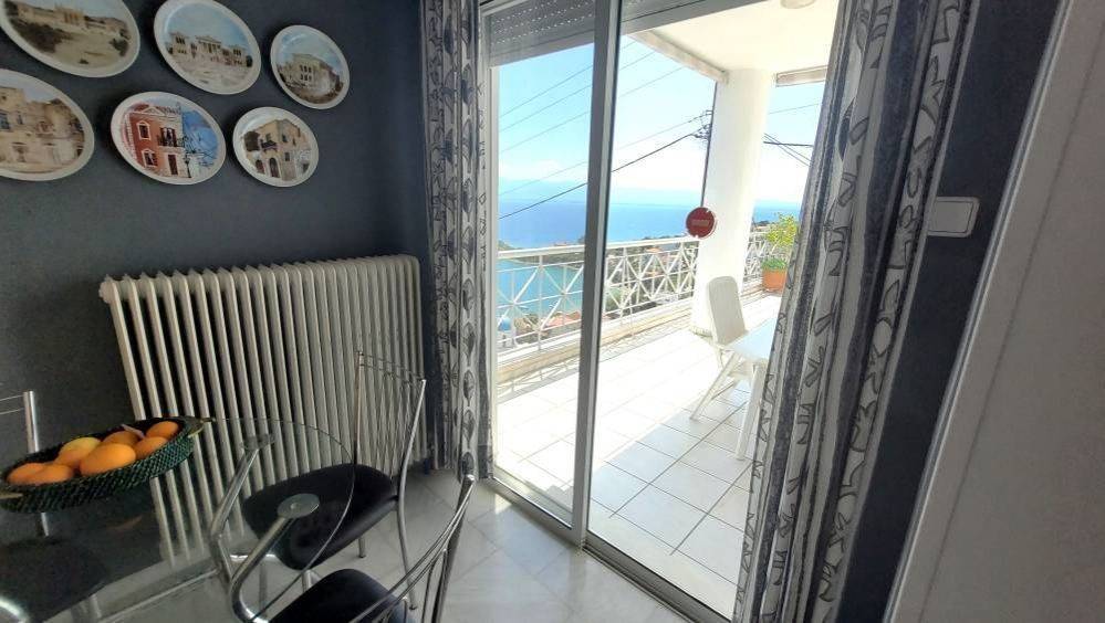 Θέα απο μπαλκόνι