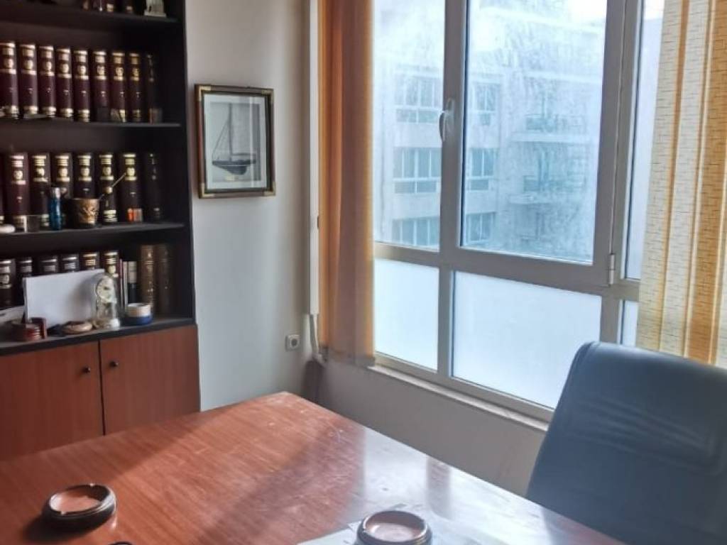 Systegazomeno epiplomeno grapheio