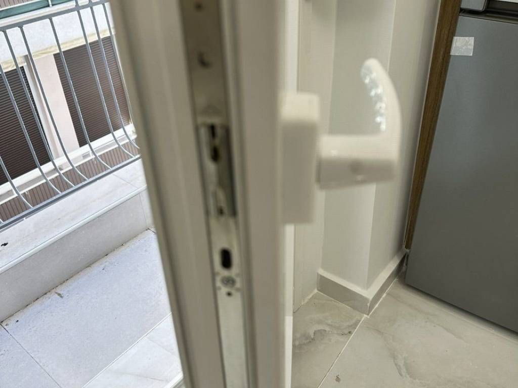 Forumland Real Estate, Κουφώματα