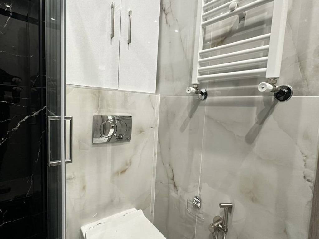 Forumland Real Estate, Μπάνιο