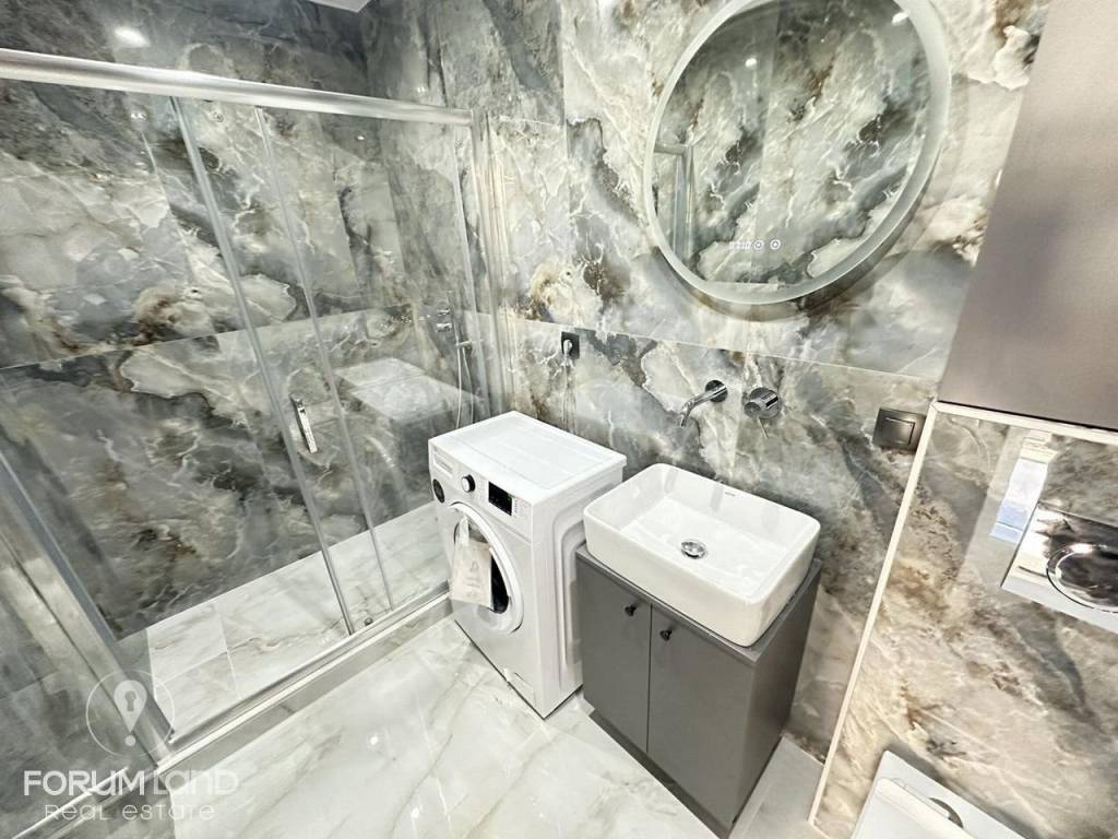 Forumland Real Estate, Μπάνιο