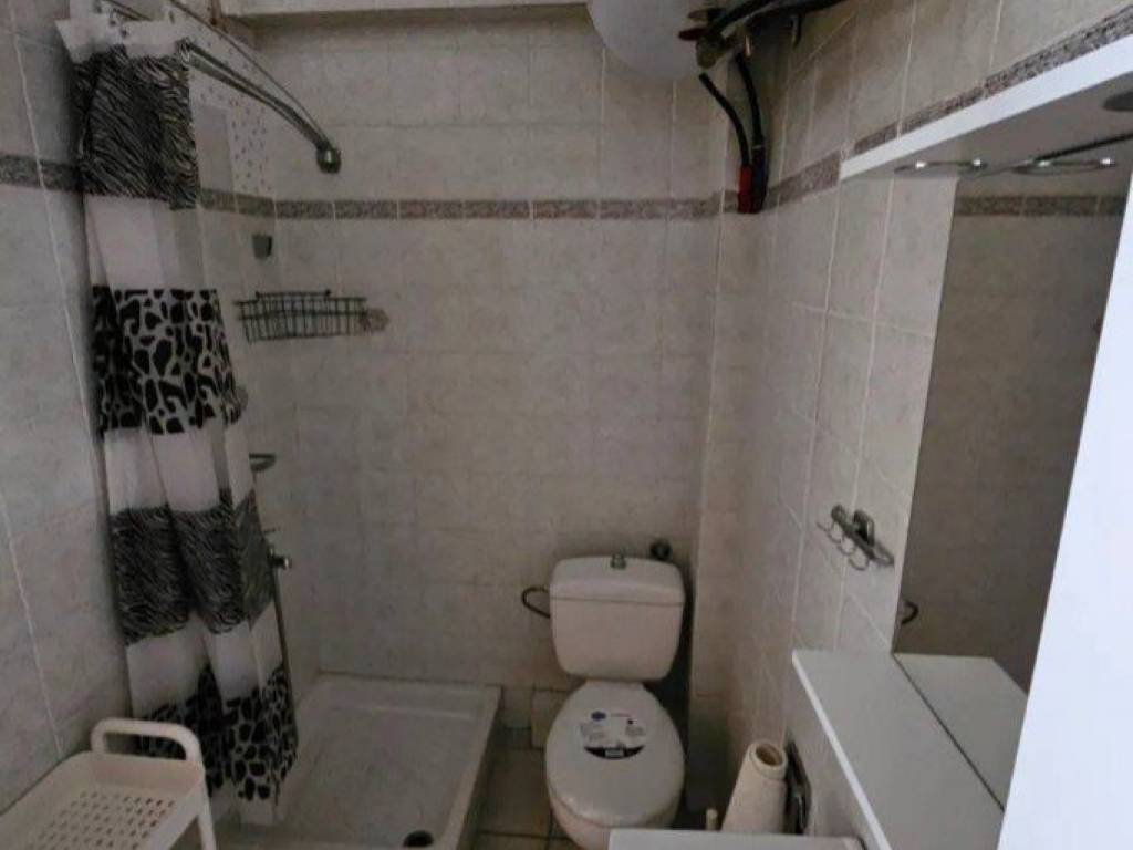 Forumland Real Estate, Μπάνιο