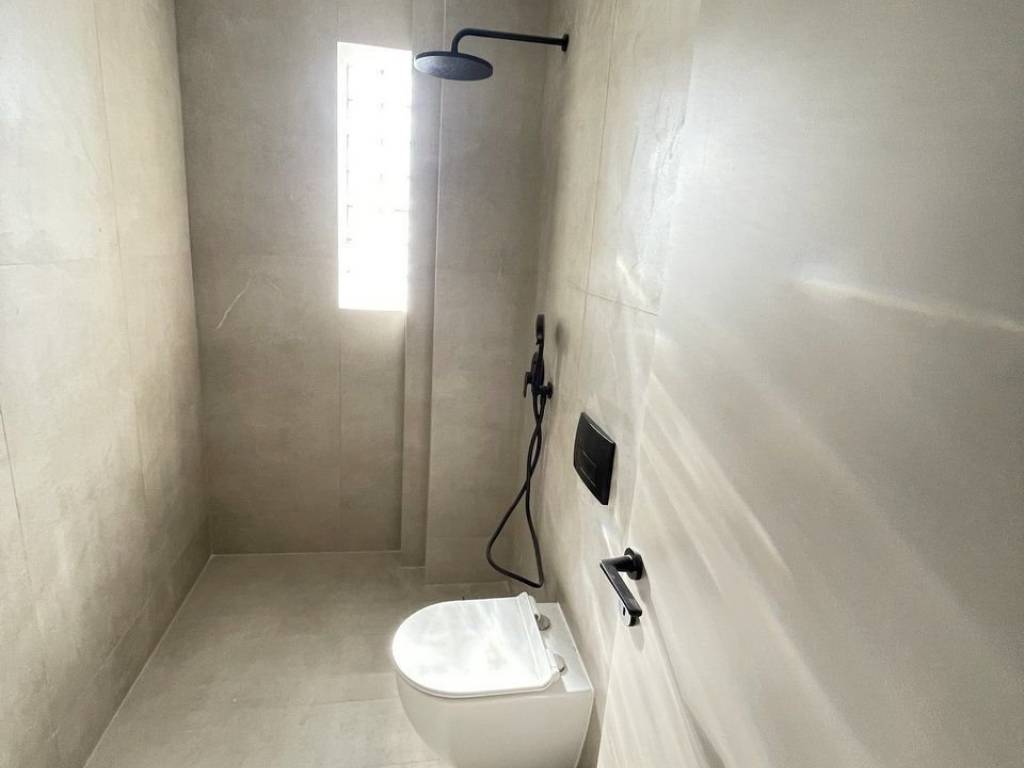 Forumland Real Estate, Μπάνιο