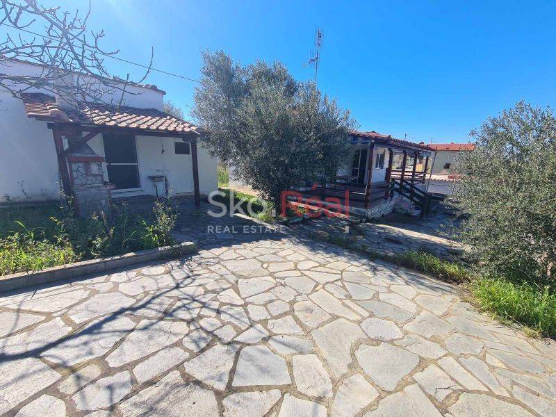 Νέα Ποτίδαια - Κτίσμα σε ένα στρέμμα - Τιμή 105.000