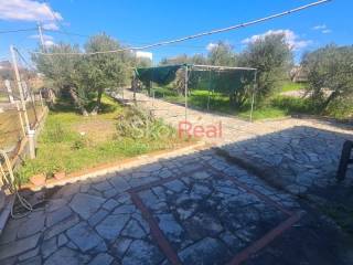 Νέα Ποτίδαια - Κτίσμα σε ένα στρέμμα - Τιμή 105.000