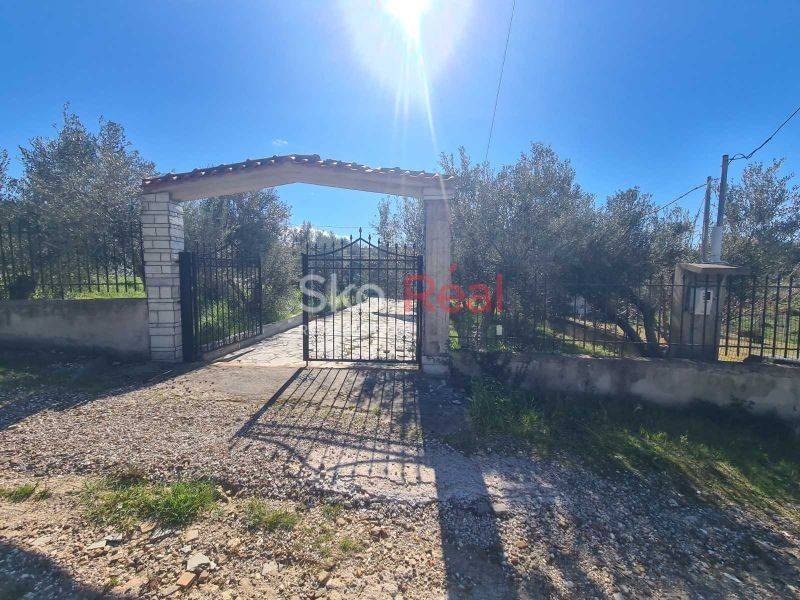 Νέα Ποτίδαια - Κτίσμα σε ένα στρέμμα - Τιμή 105.000