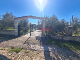 Νέα Ποτίδαια - Κτίσμα σε ένα στρέμμα - Τιμή 105.000