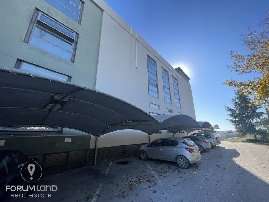 Forumland Real Estate, Parking space