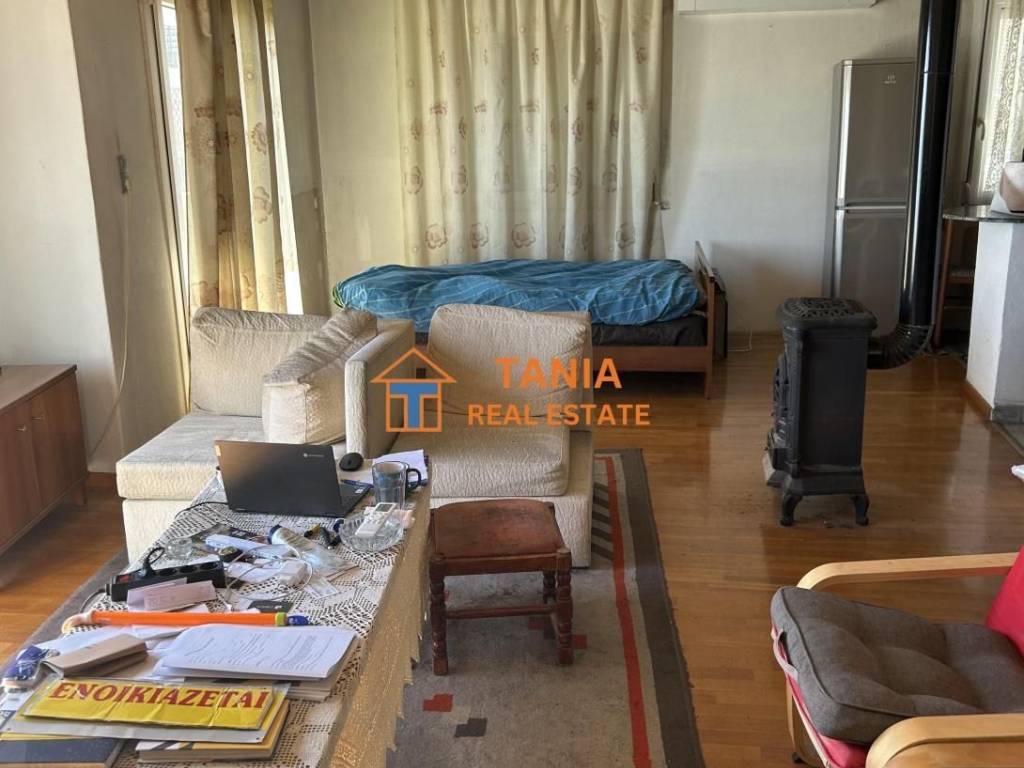 Πρώτος ορ. 
Σαλόνι