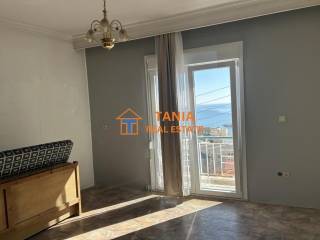 Ισόγειο
Σαλόνι