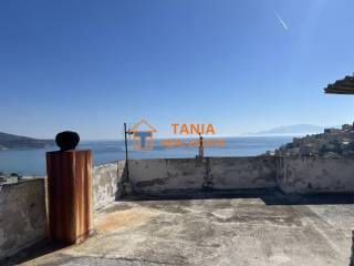 Ταράτσα επάνω