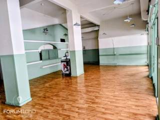 Forumland Real Estate, Ισόγειο κατάστημα