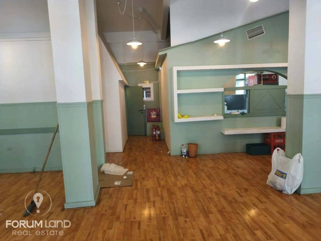Forumland Real Estate, Ισόγειο κατάστημα