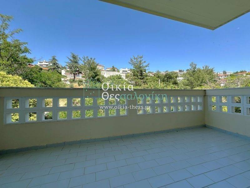 Θέα από μπαλκόνι