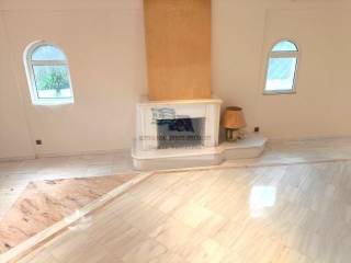 LIVING ROOM WITH FIREPLACE