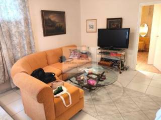 STUDIOS' LIVING ROOM