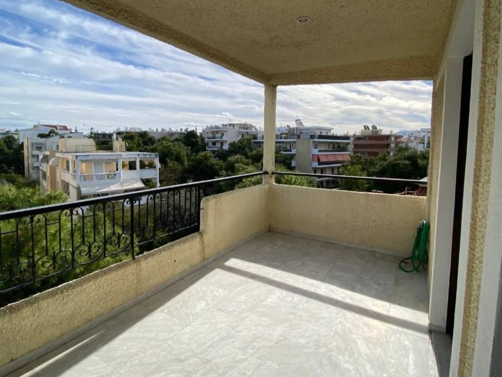 Luxurious 5th floor apartment