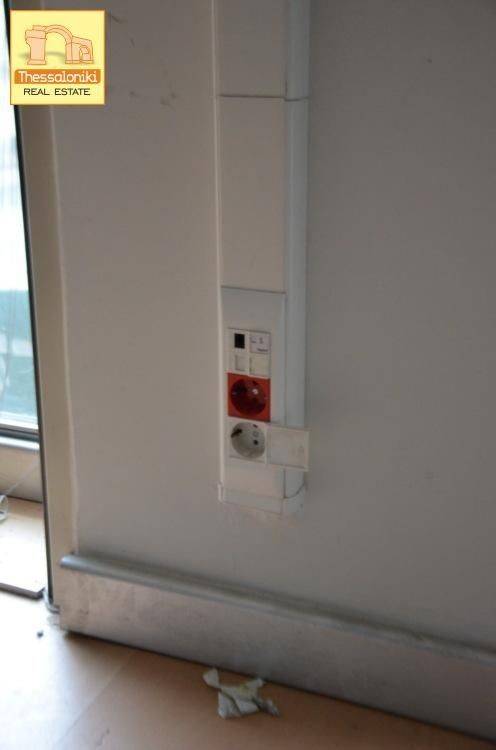 Νεάπολη, Κατάστημα