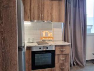 Πλ. Δημοκρατίας, Γκαρσονιέρα