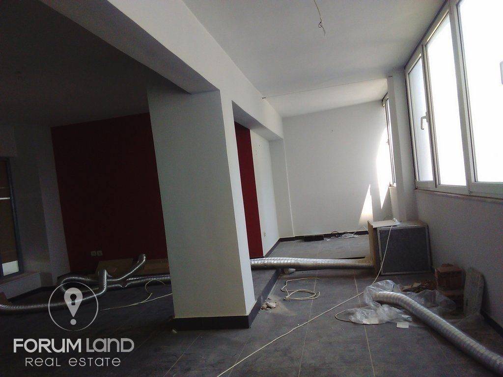 Forumland Real Estate, Ισόγειο Κατάστημα