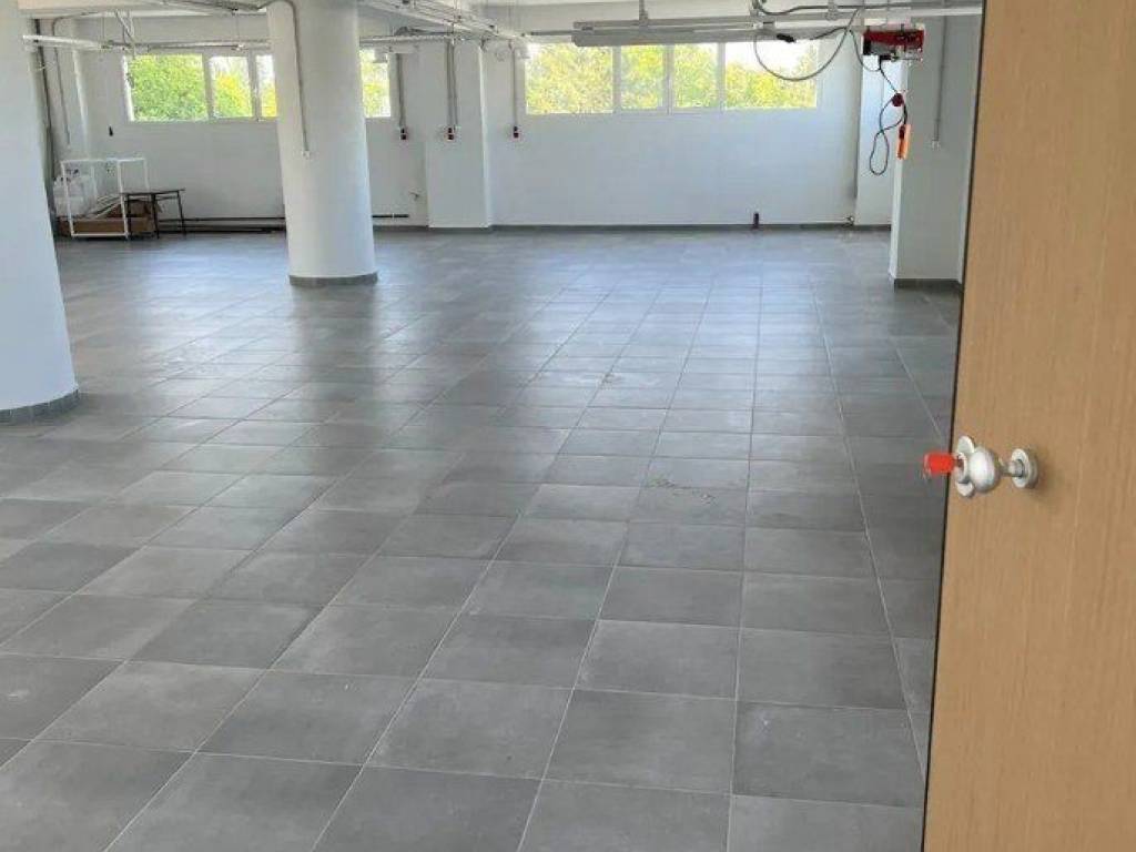 Forumland Real Estate, επαγγελματικός χώρος