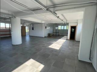 Forumland Real Estate, επαγγελματικός χώρος