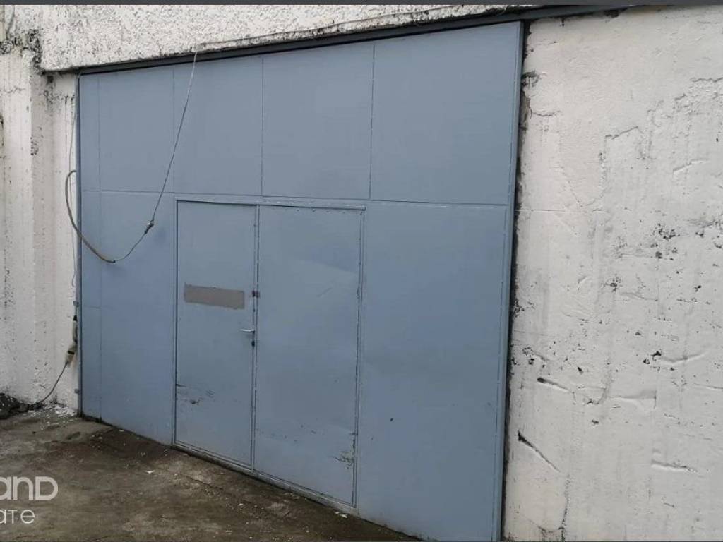 Forumland Real Estate, Είσοδος