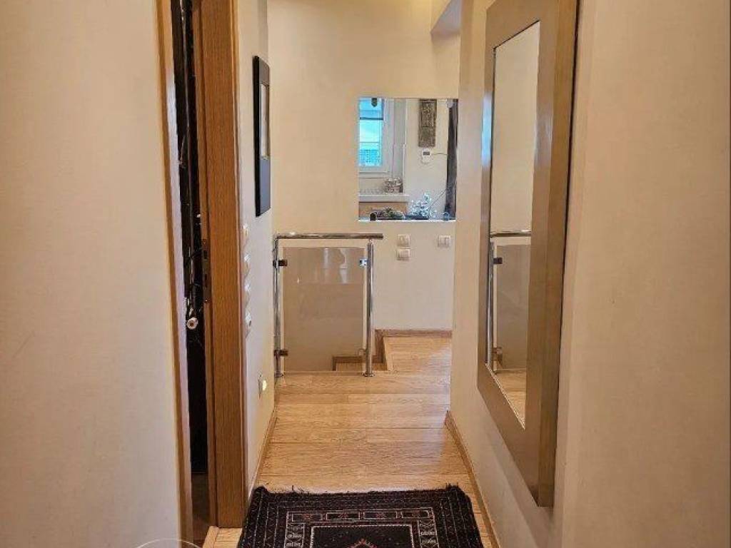 Forumland Real Estate, Διάδρομος