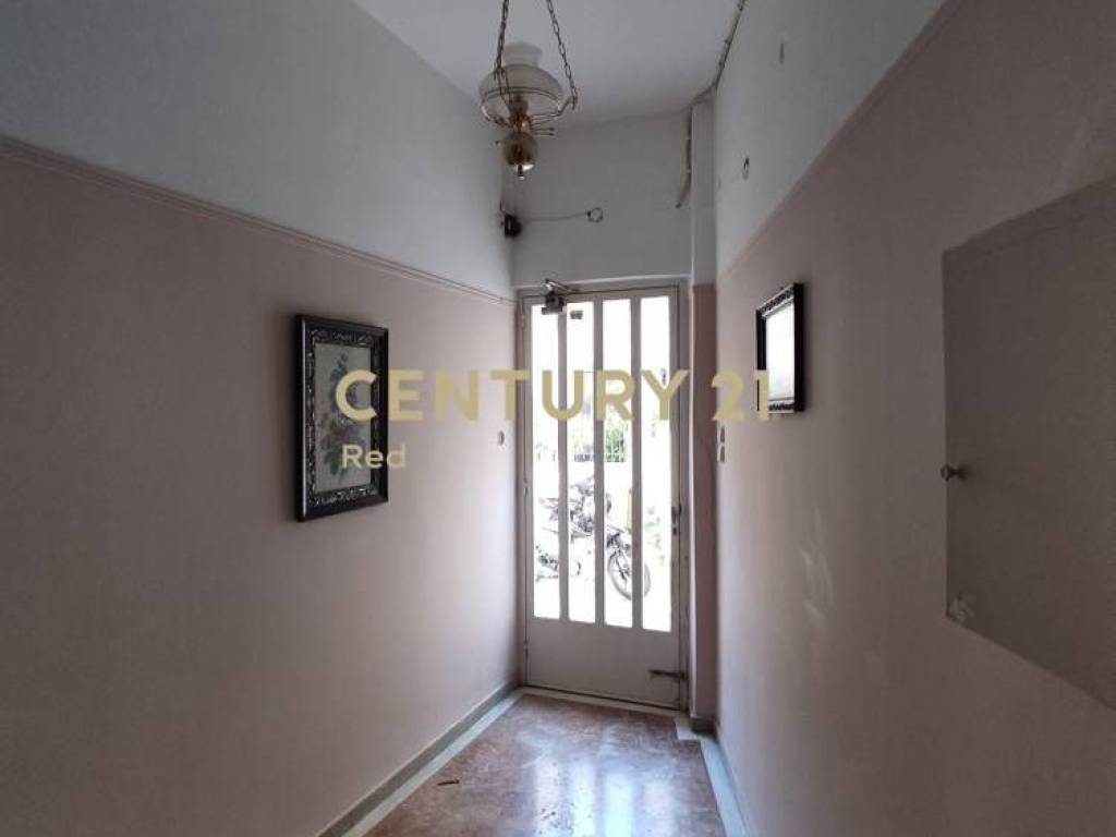 κεντρικη είσοδος ισογείου