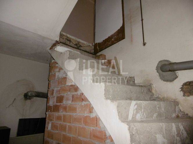 Σκάλες αποθήκης