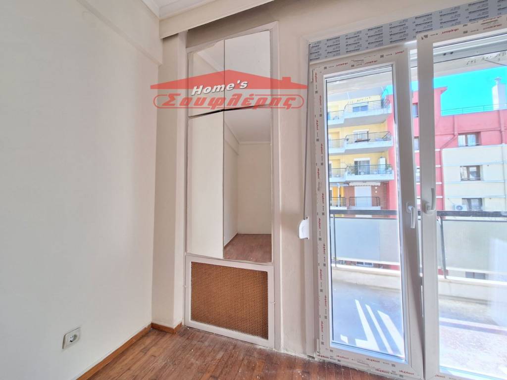 1 ΕΝΤΟΙΧΙΣΜΕΝΗ ΝΤΟΥΛΑΠΑ